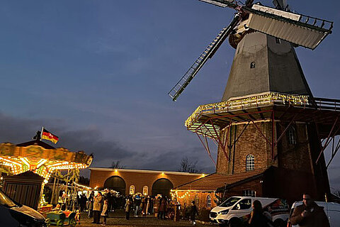 Weihnachtsmarkt Windmuehle Blender 
